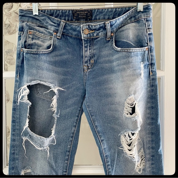 🆕 {Zara} Distressed Heritage Denim Jeans - Picture 2 of 5